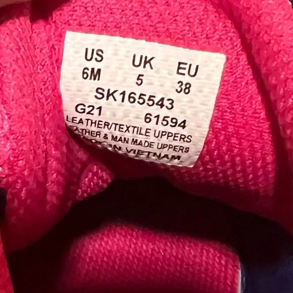 Saucony ladiesSneakers in Blue and Pink with Neon Accennt new without tag - Picture 7 of 13